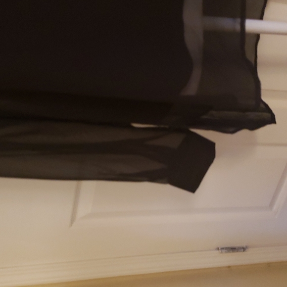 Vince Camuto Black V Neck top - Picture 3 of 9